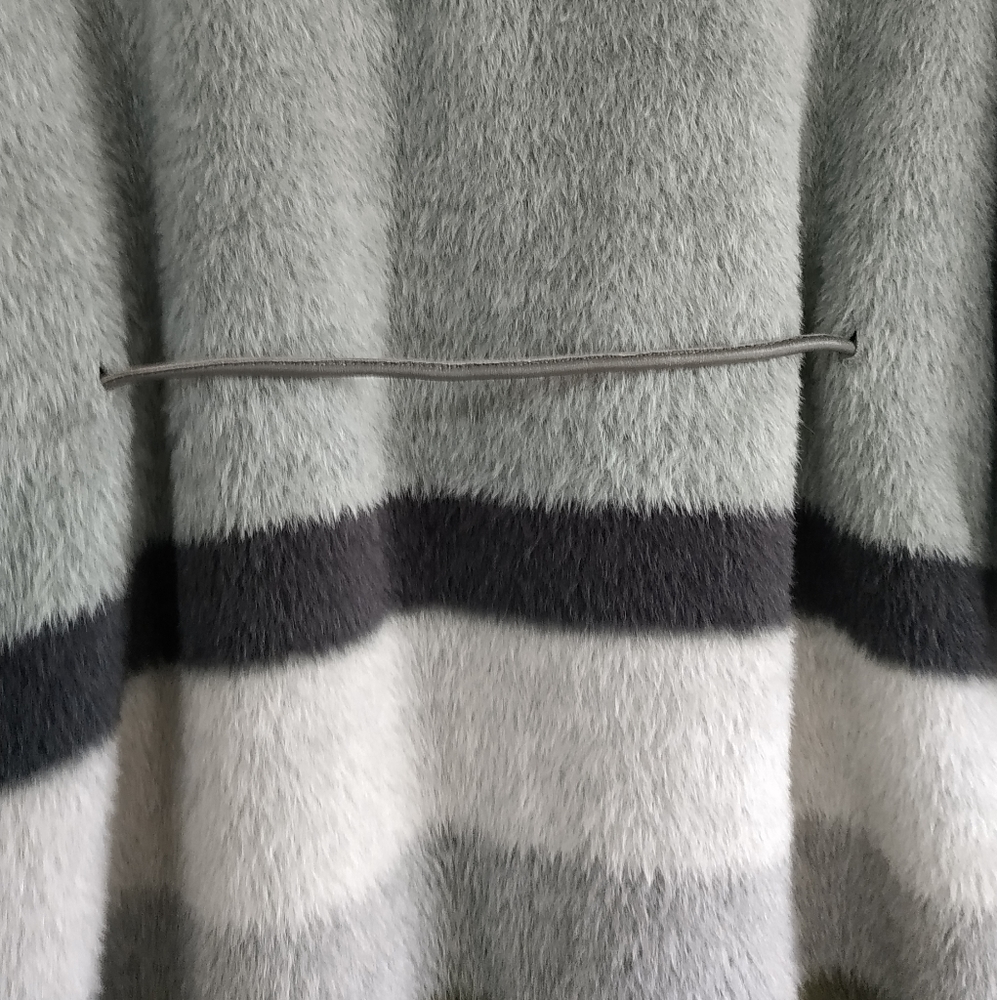 Vintage Daks Faux Fur Coat ( Rare Find) - Picture 3 of 12